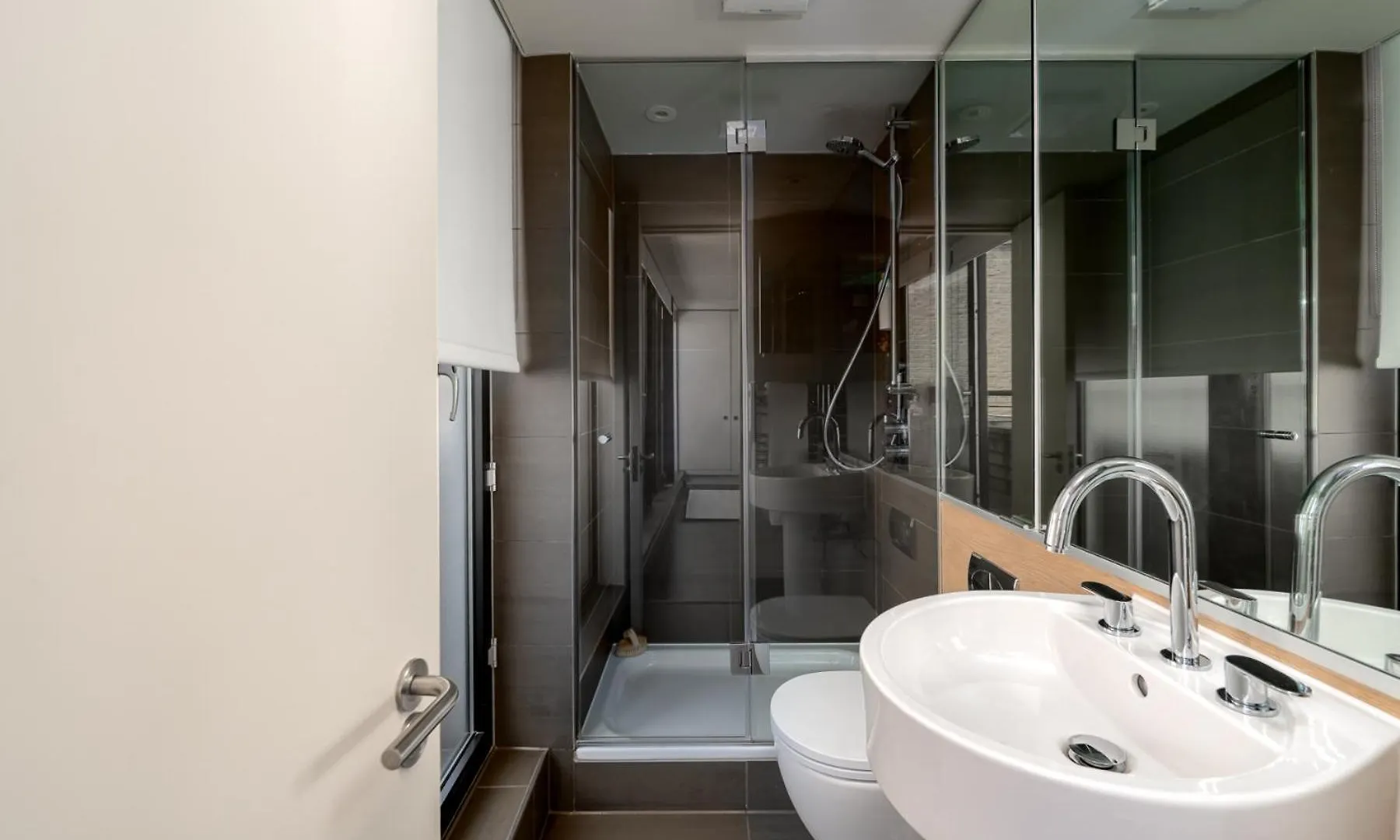 Tower Of London - Your Apartment 0*,